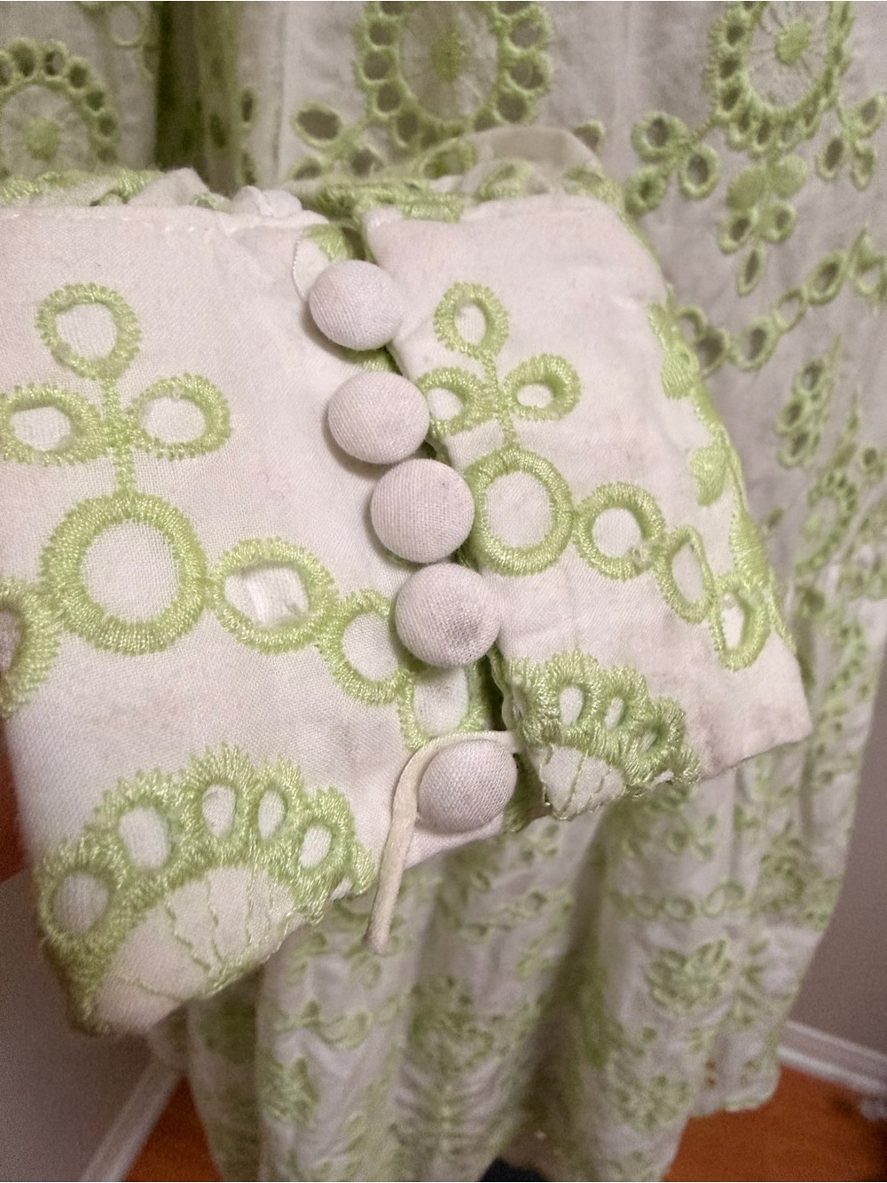 GLAMOROUS Eyelet Dress Size M US 8 White Green Embroidered Scalloped Mini NWT - Picture 8 of 15